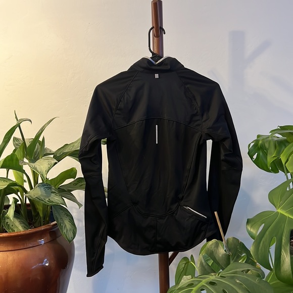 Nike Dry Fit Running or Cycling Jacket - Picture 5 of 5